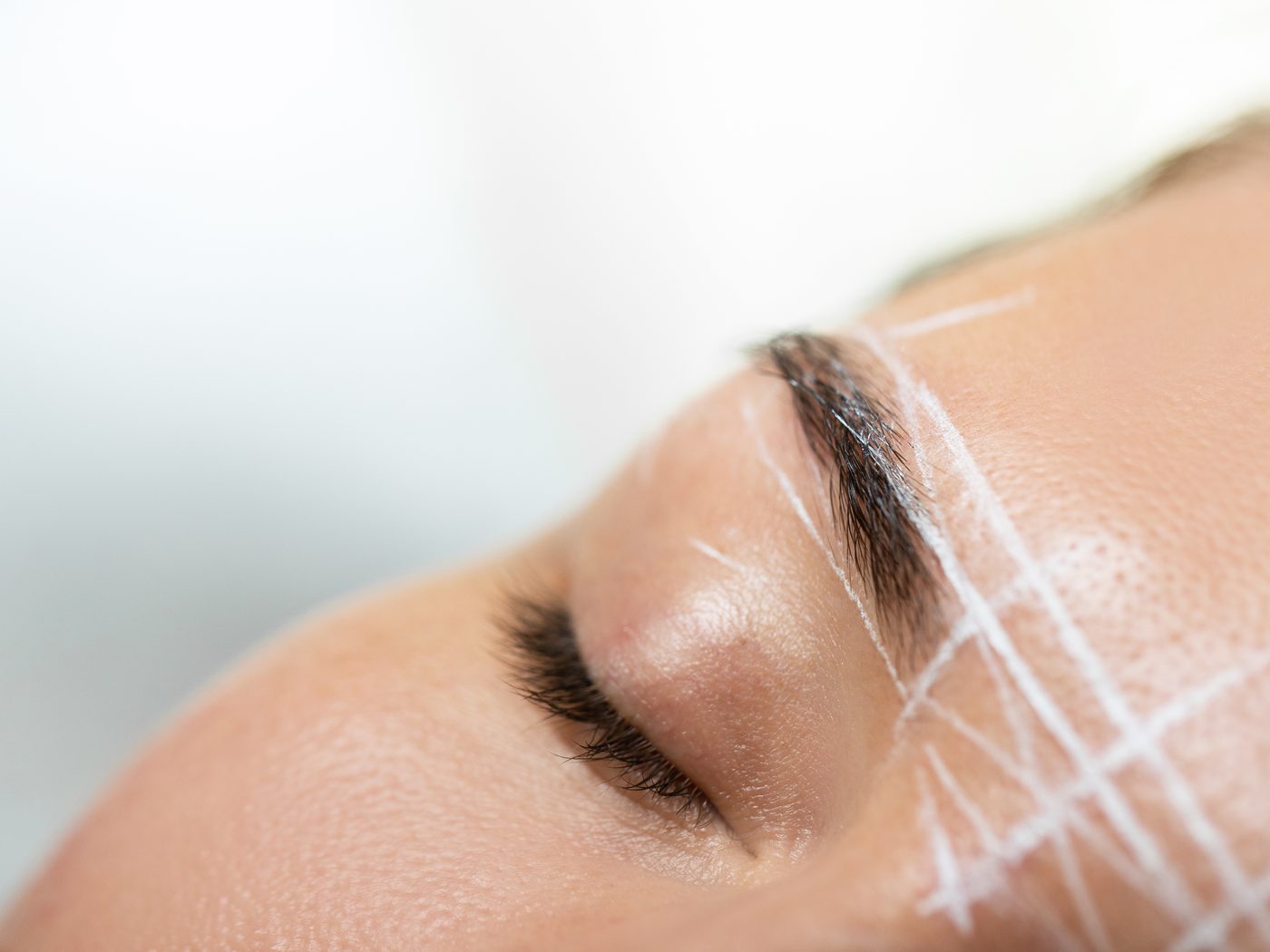 Fiber technique — mapping the brow with thread before combining strokes and shading
